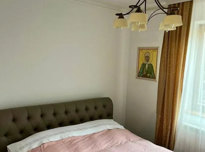 Lux Aronija 즐라티보